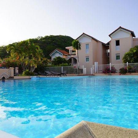T2 Spacieux, Confort, Piscine & Plage A Sainte-Anne Exterior photo